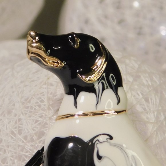 DOG Brooch Enamel - Picture 2 of 9
